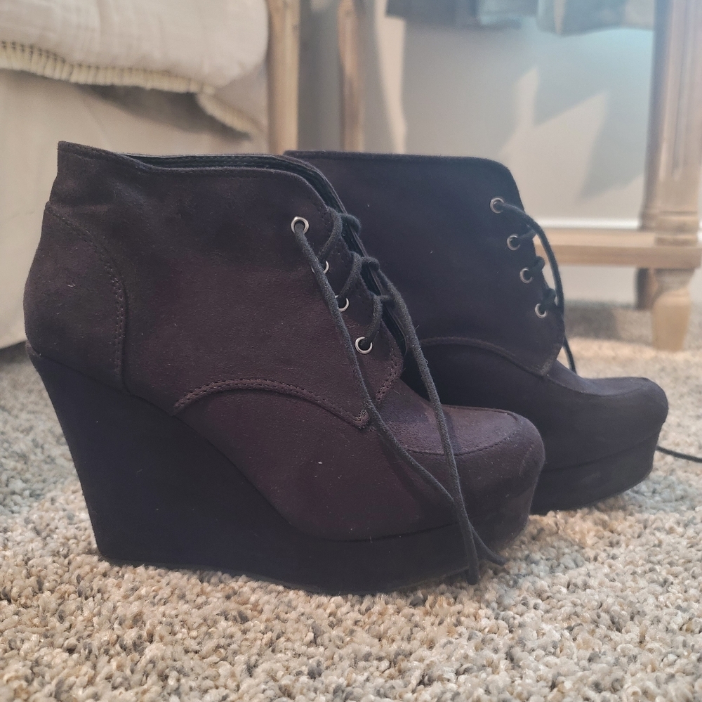 Black Wedges, Size 8.